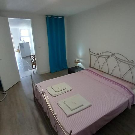 Alvito Guest House - Comfortable Room With Private Bathroom Lisboa Exteriör bild